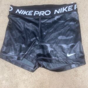 Camo Nike Pros, Size S